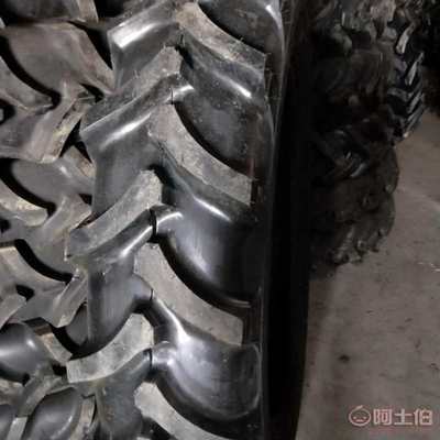 甲字農(nóng)用拖拉機輪胎12.4-28 人字花紋設計，加厚耐用，廠家直銷